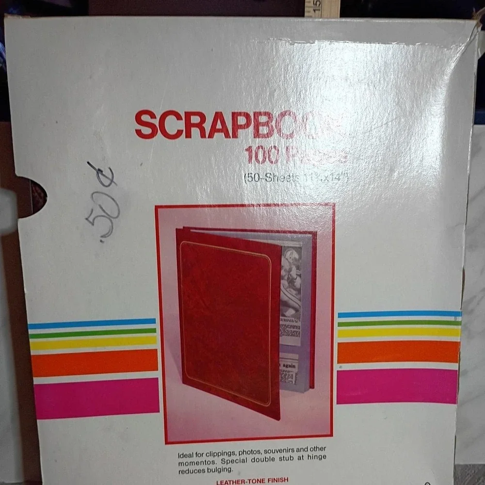 Vintage Brown Leather Tone Scrapbook Album 100 Pages 11.75x14 No 913 Gold Trim